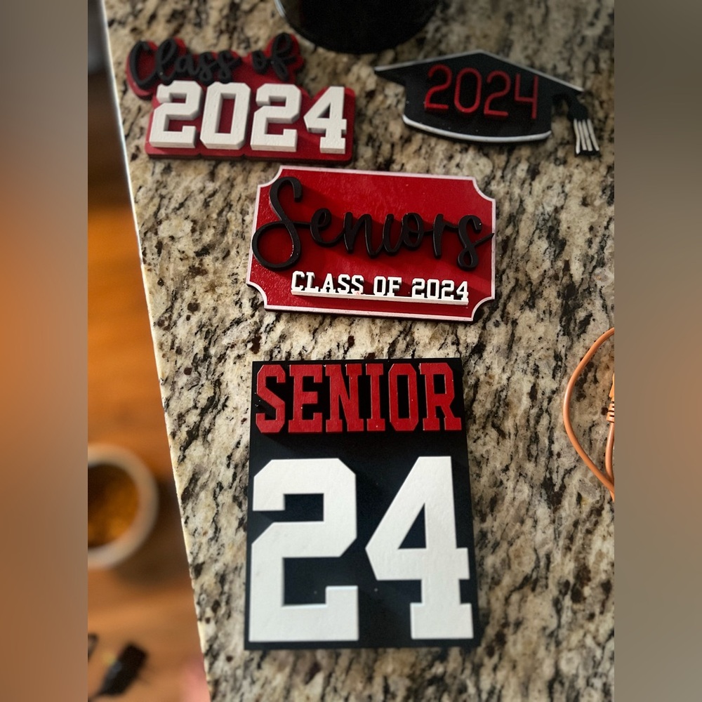 🧑‍🎓2024 Grad Display Items